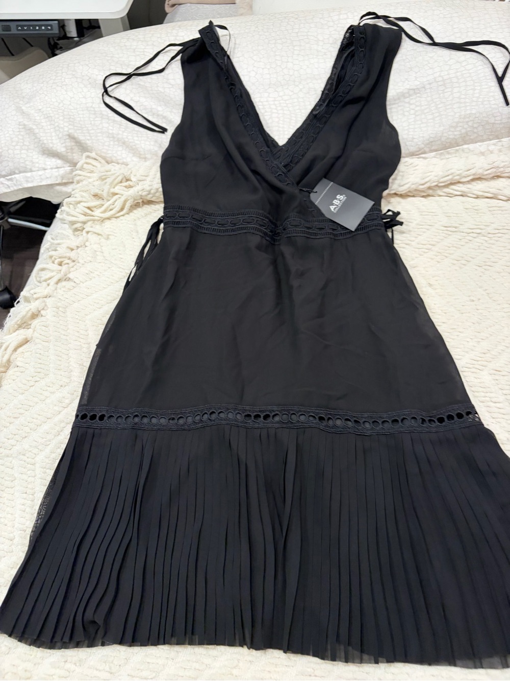 ABS Allen Schwartz Black V-Neck Sleeveless Midi Dress with Pleated Hem